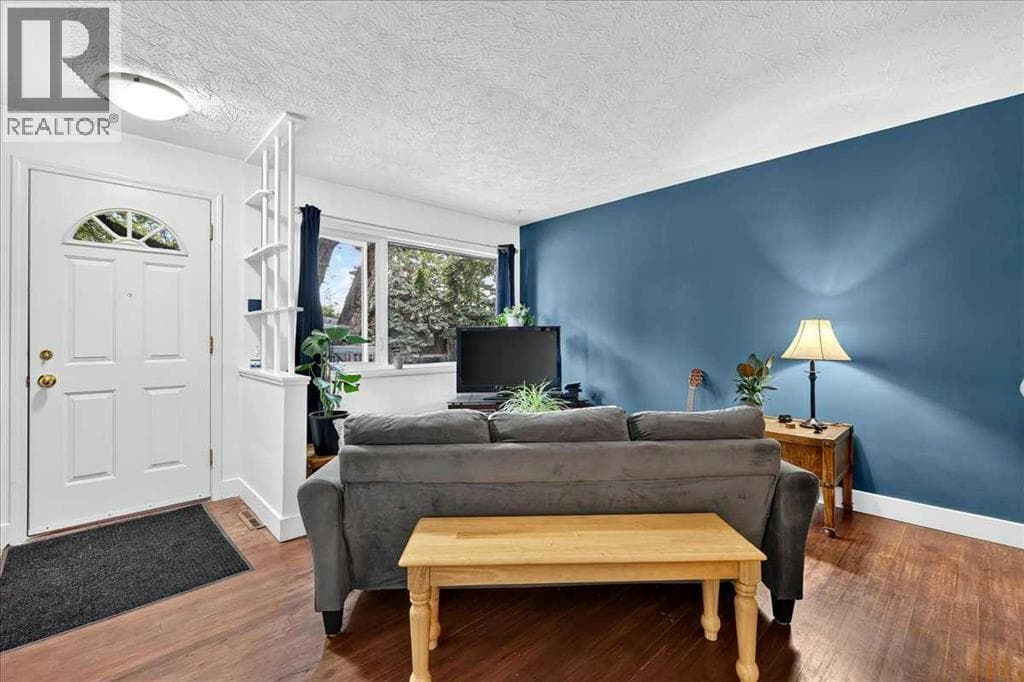 1944 10 Avenue NE — photo 5