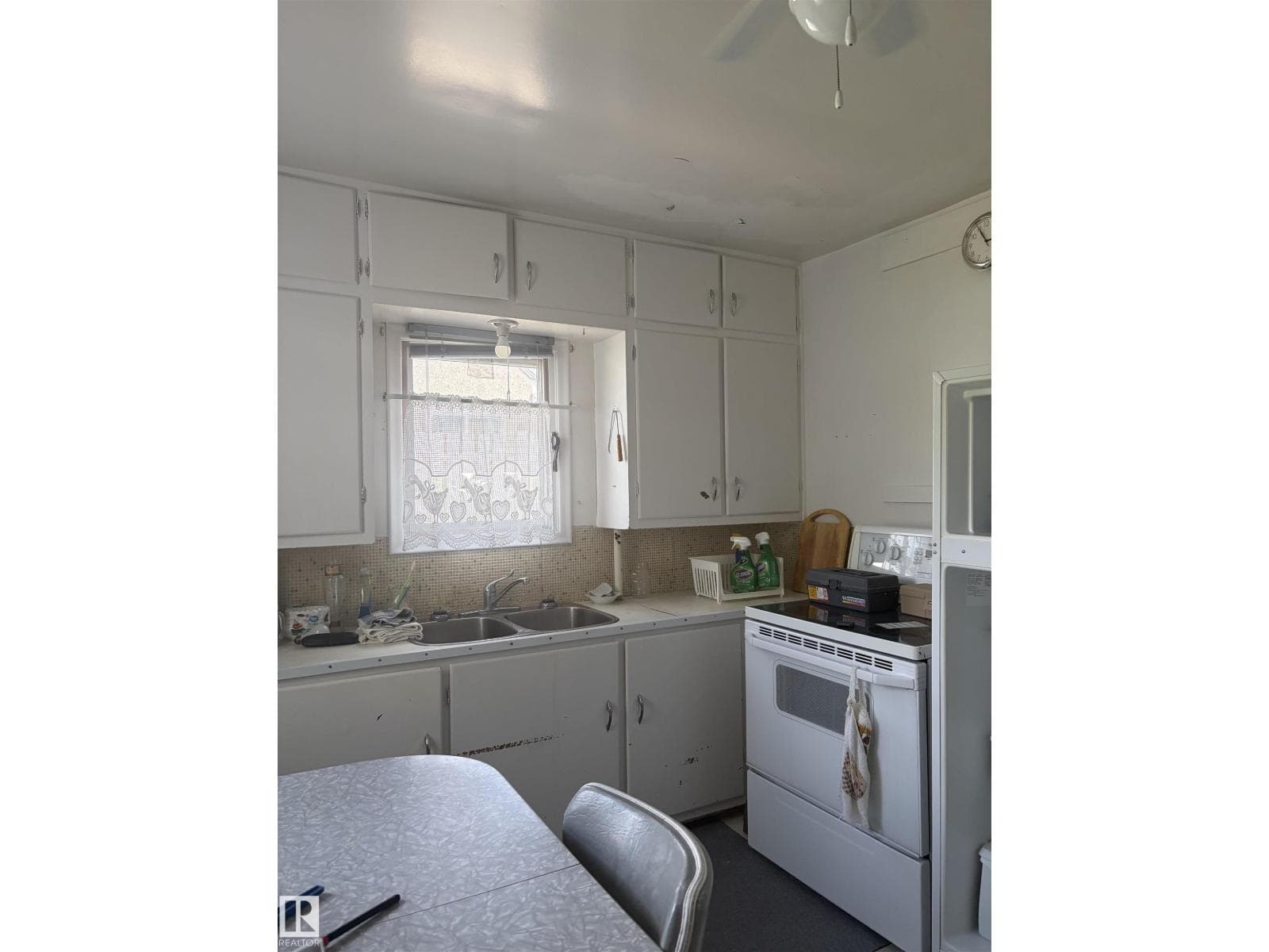 820 16 AV — photo 5