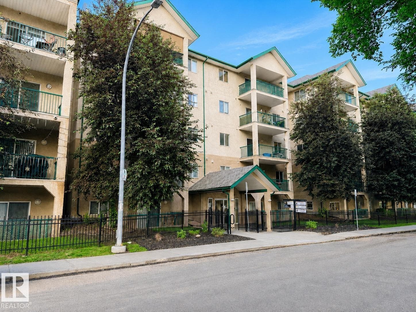 #515 11325 83 ST NW NW