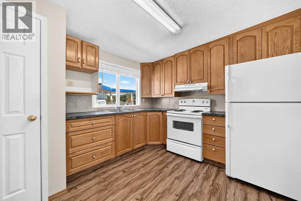 5113 17 Avenue NW — photo 5