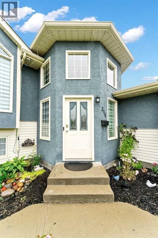 214 Shannon Drive SE — photo 2