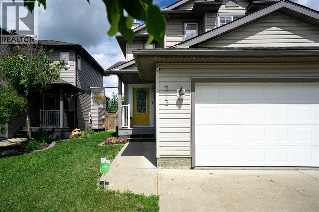 213 Parry Crescent — photo 2