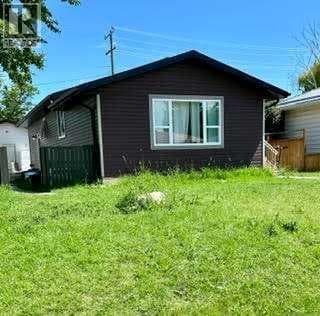 4421 40A Avenue — photo 2
