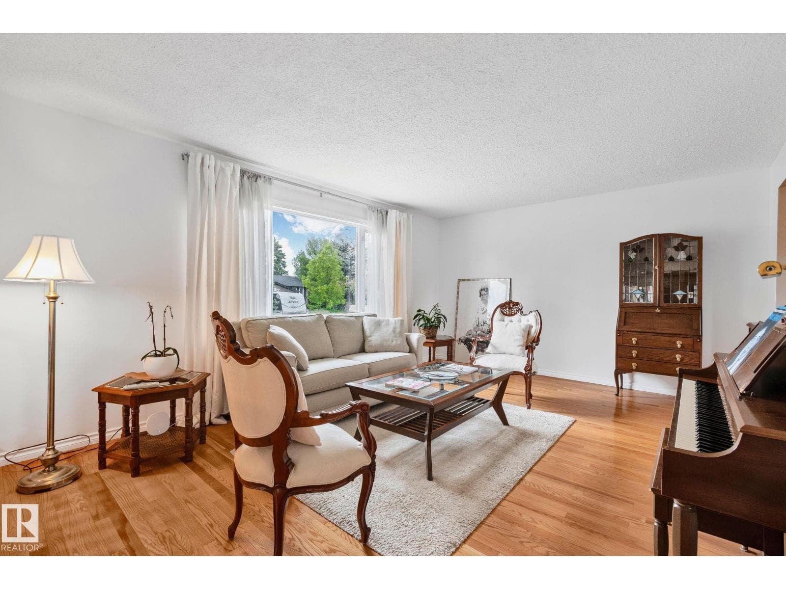 10715 33 AV NW — photo 4