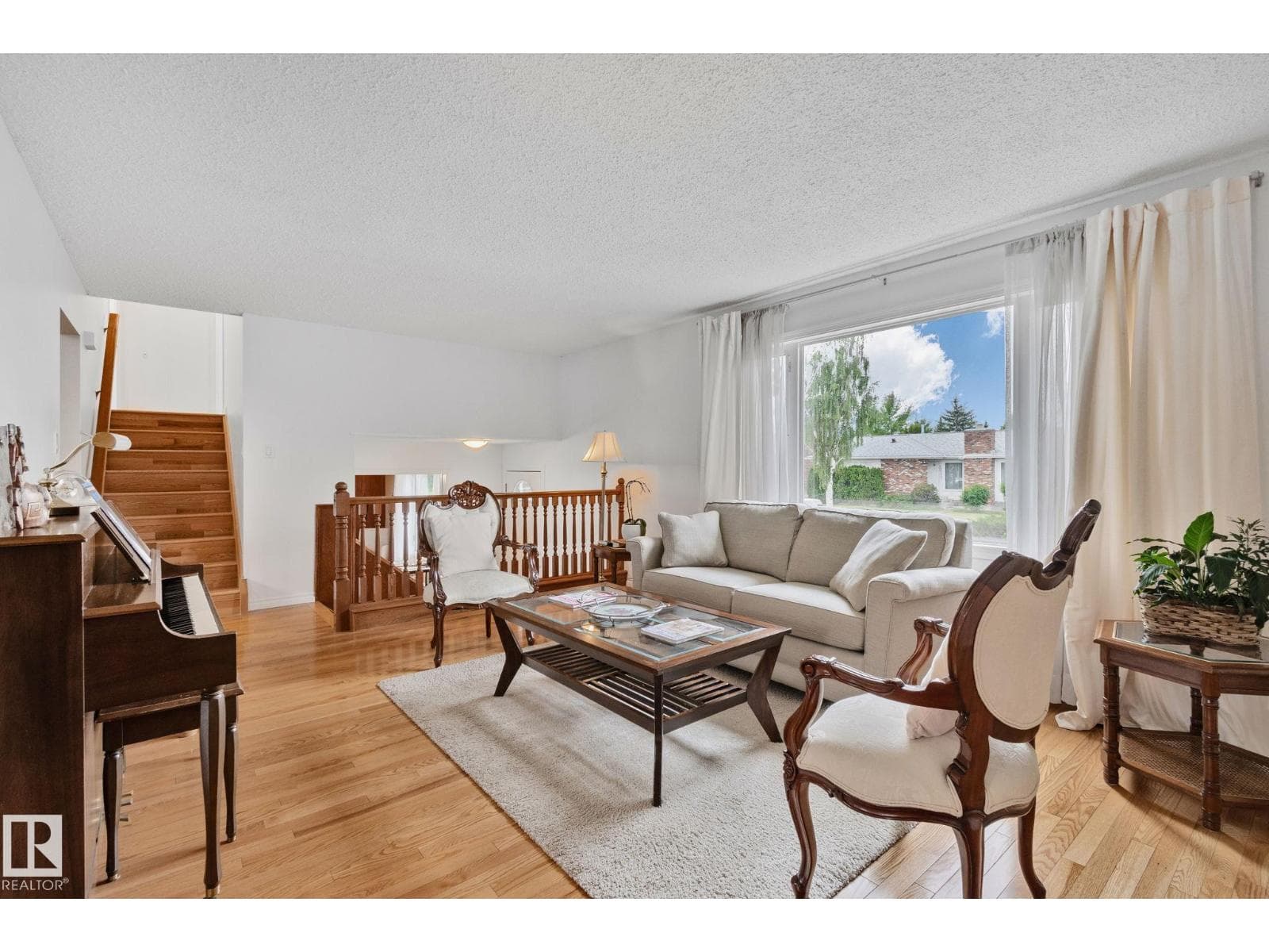 10715 33 AV NW — photo 5