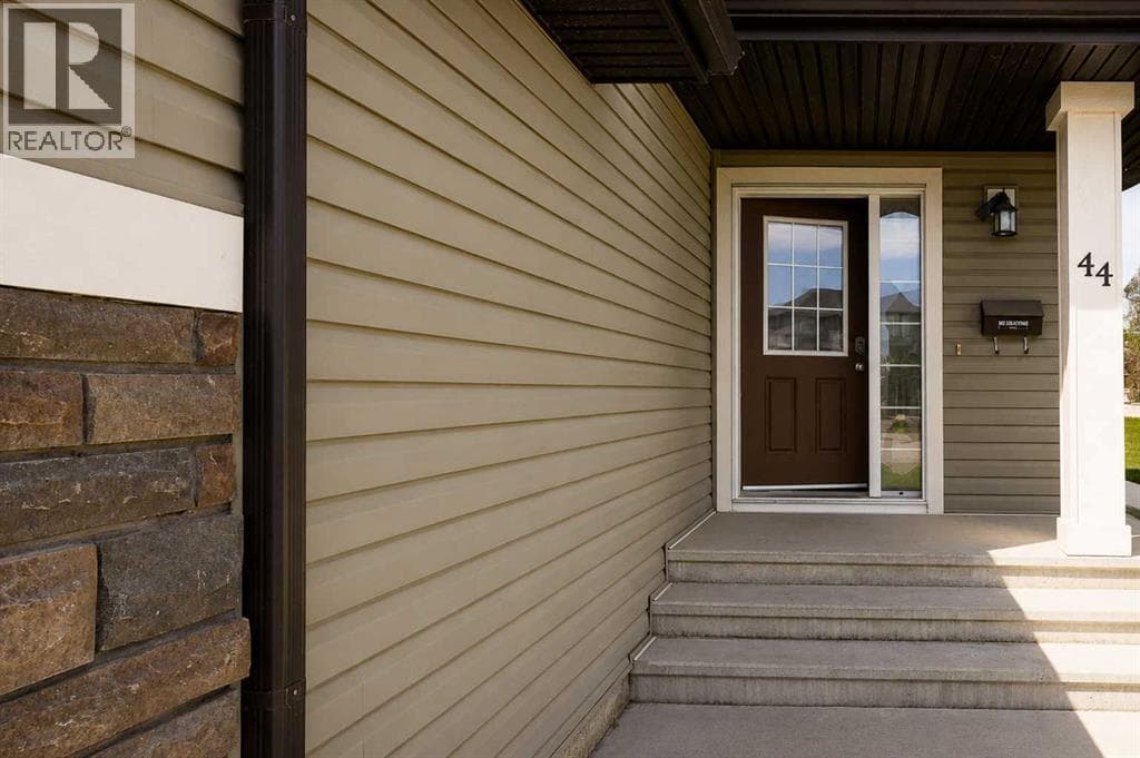 44 Carlson Place — photo 2
