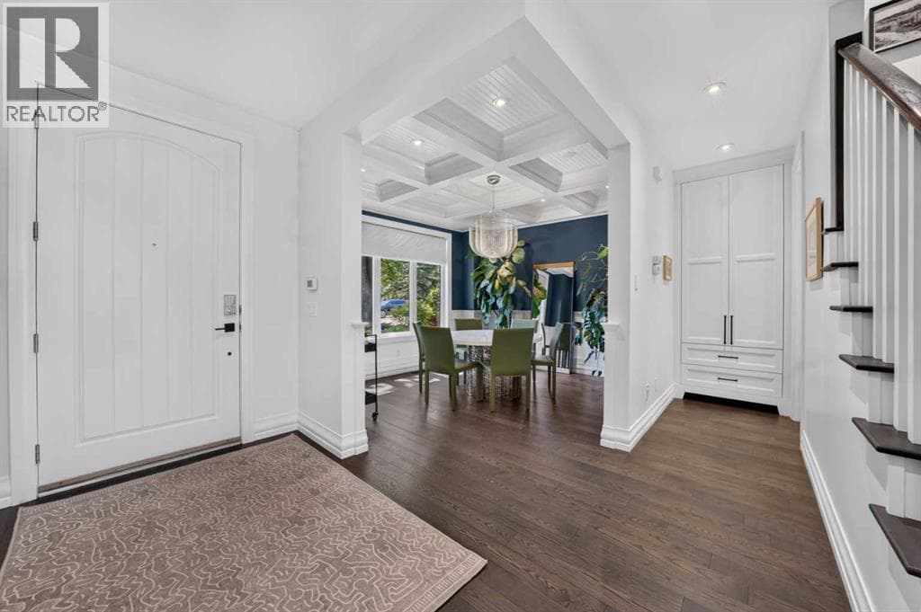 1732 49 Avenue SW — photo 3