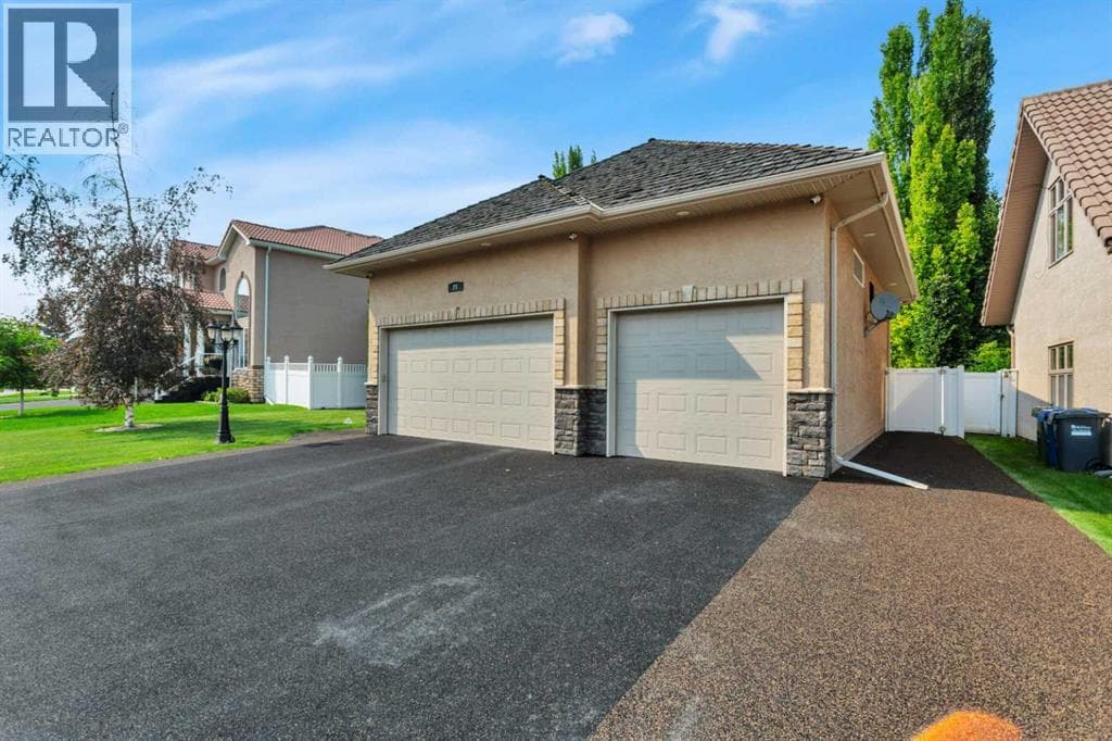 26 Alexander Crescent — photo 3