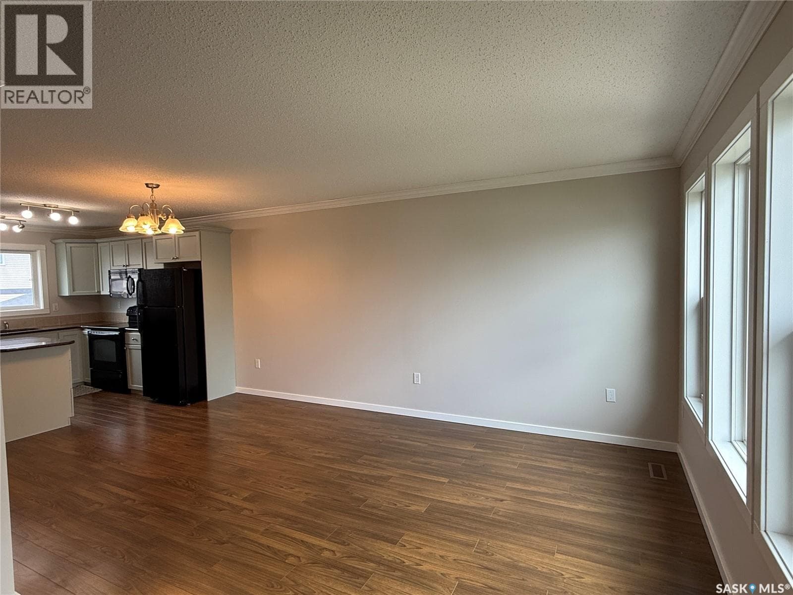 405 315 HAMPTON CIRCLE — photo 4
