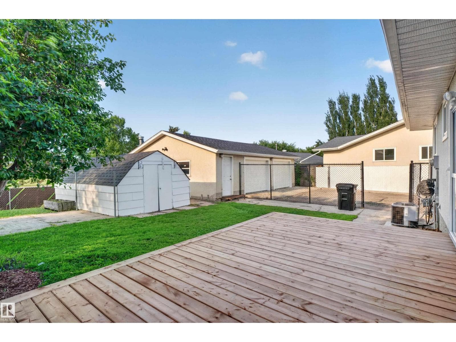 33 Brookside AV — photo 3