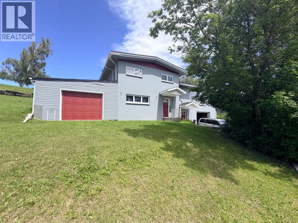 771 Dundas Street — photo 2