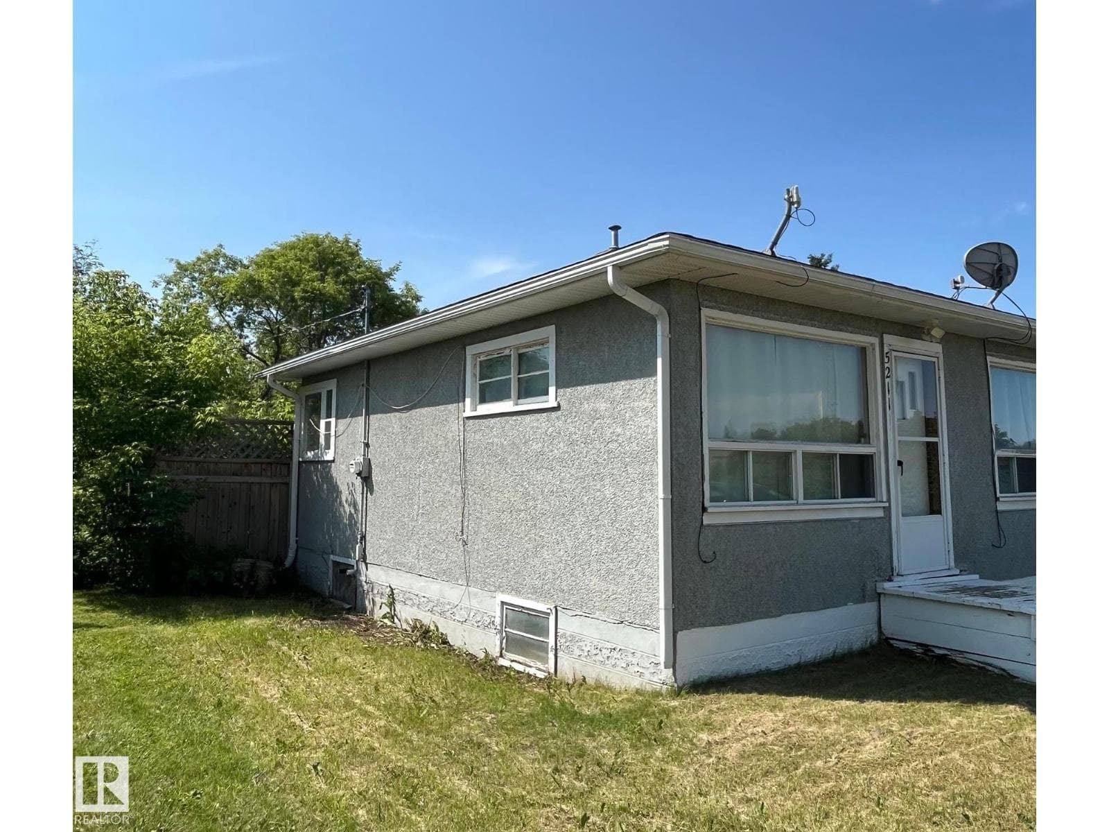 5211 49 Ave — photo 2