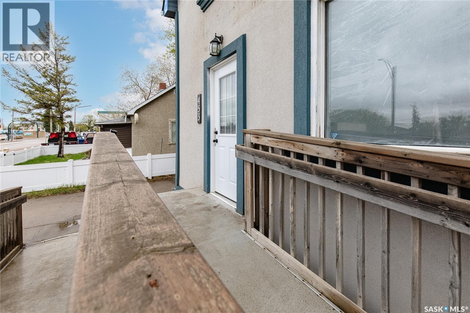 453 LILLOOET STREET W — photo 3