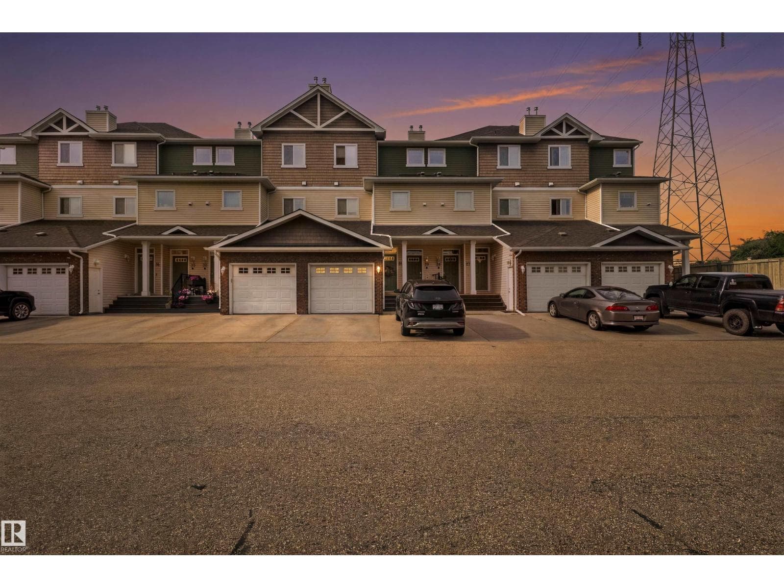 #30 3010 33 AV NW