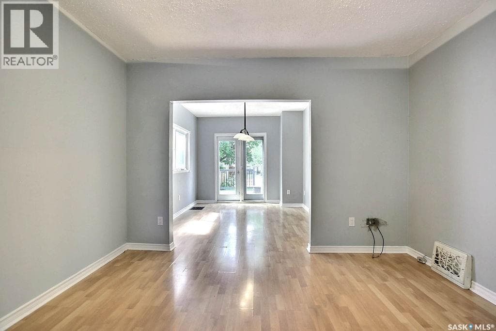 2066 Wallace STREET — photo 3