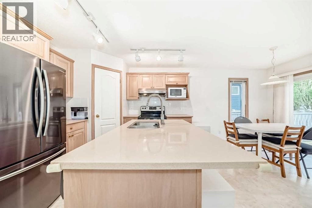 83 Hawkmount Green NW — photo 3