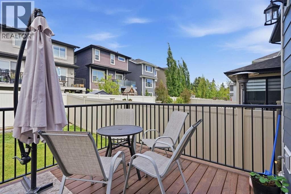 7164 11 Avenue SW — photo 4
