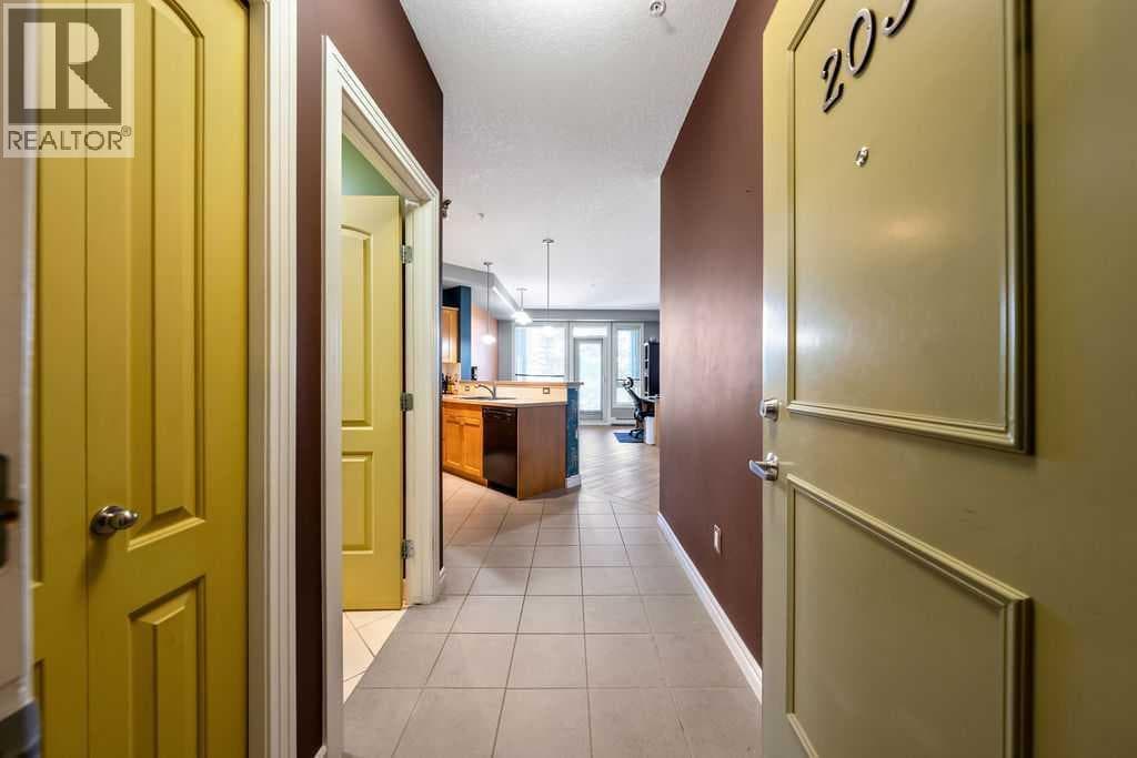 203, 3111 34 Avenue NW — photo 3
