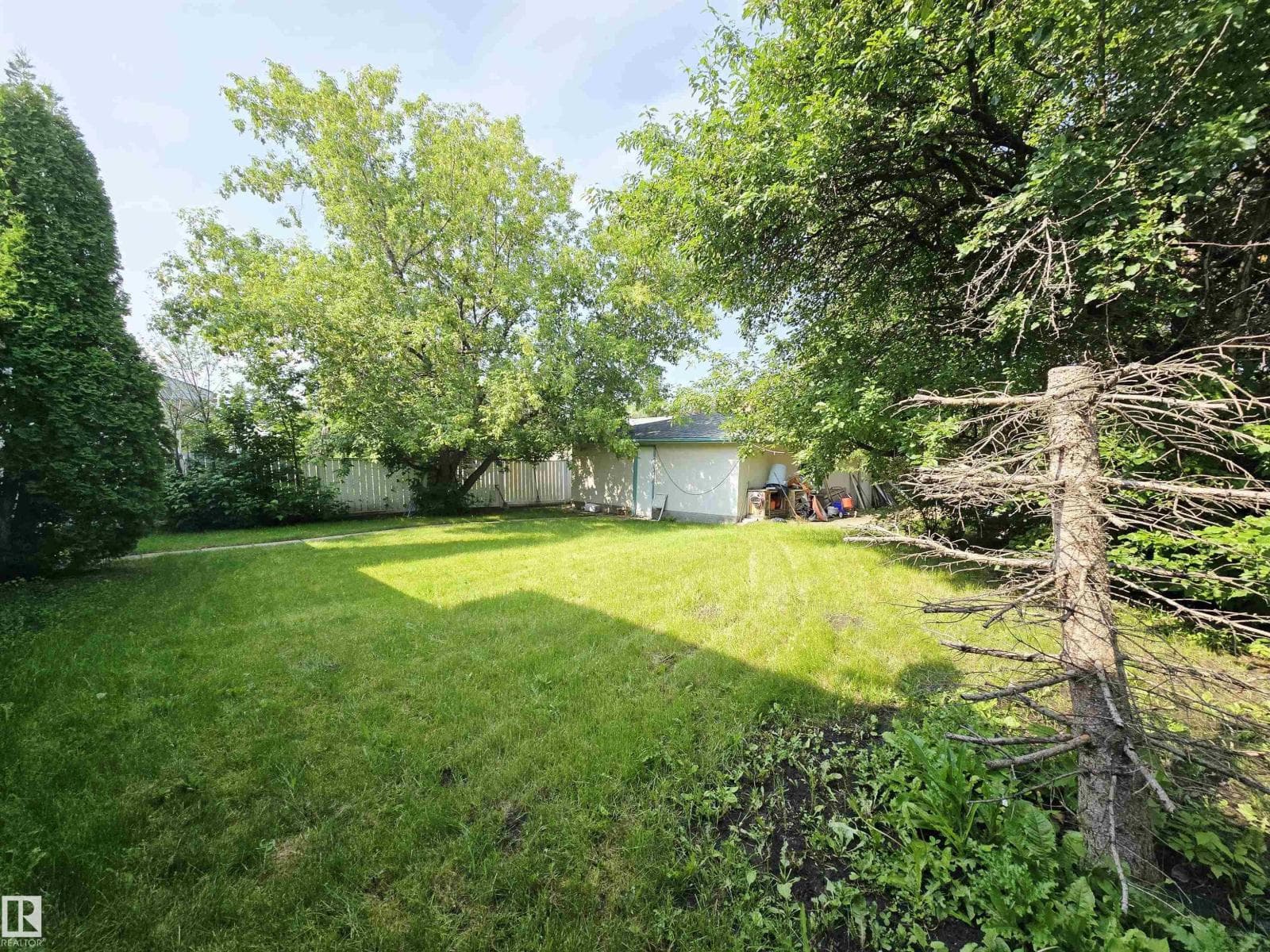 5012 143 ST NW — photo 5