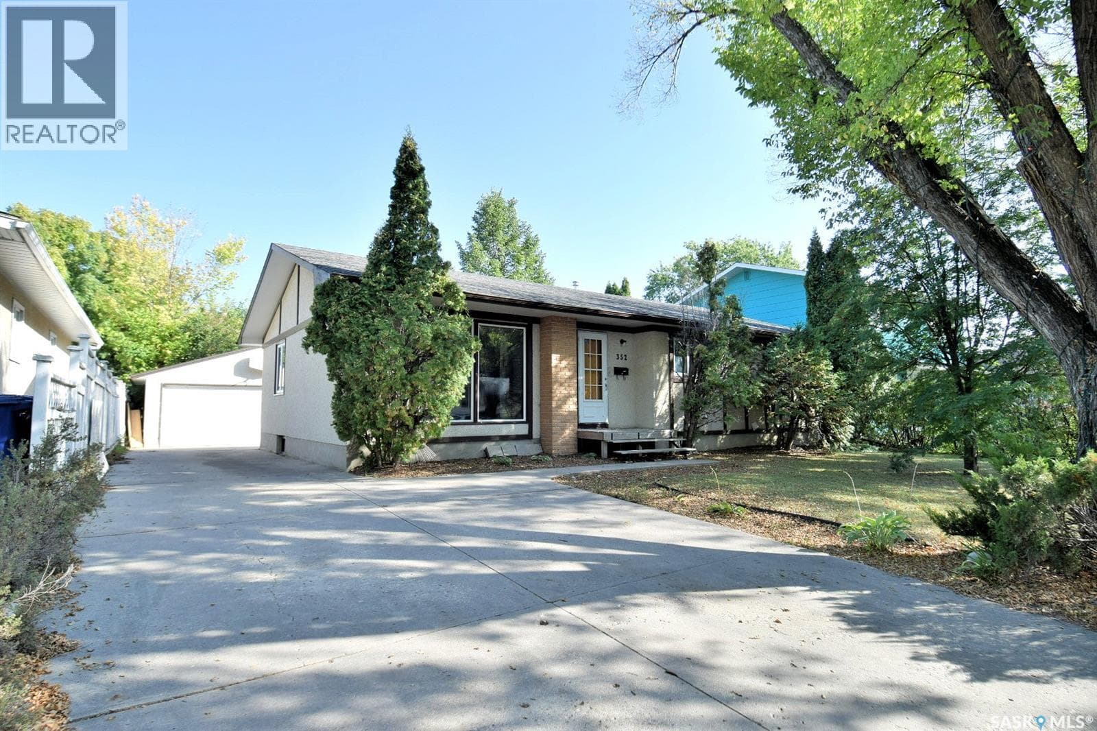 352 Carleton DRIVE — photo 2