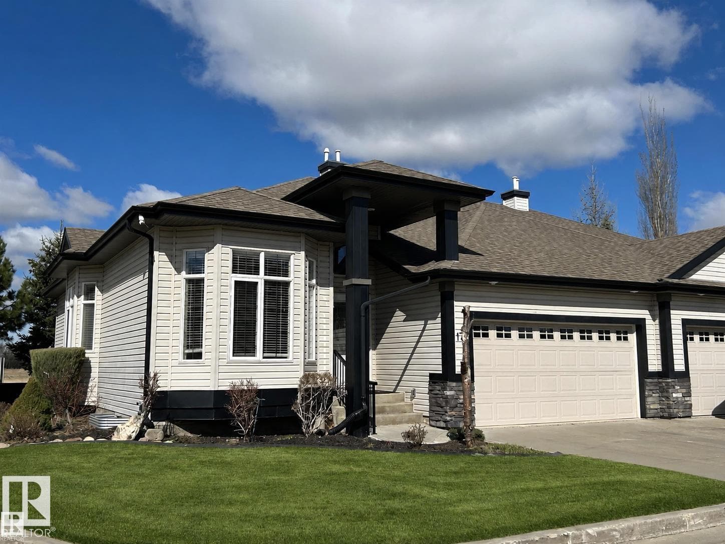 #17 12610 15 AV SW