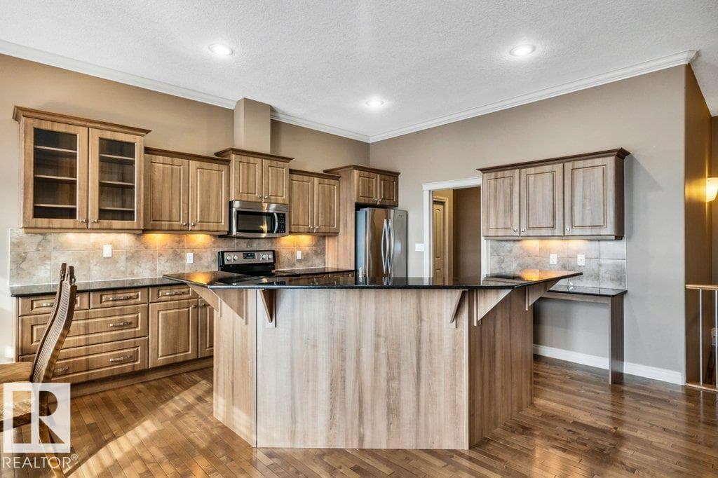 #17 12610 15 AV SW — photo 4
