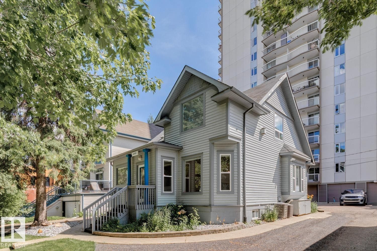 11223 99 AV NW