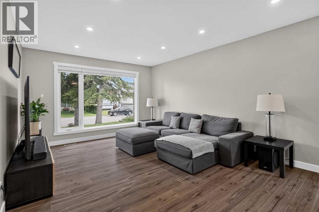 132 WOODGLEN Way SW — photo 4