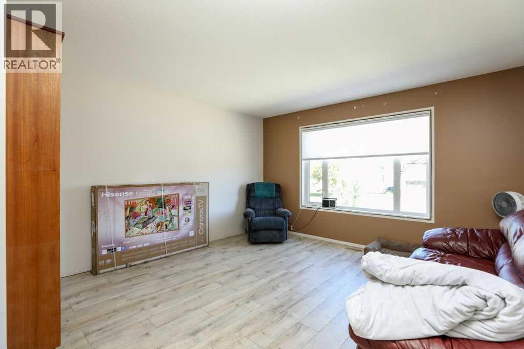 644 Aberdeen Crescent W — photo 5