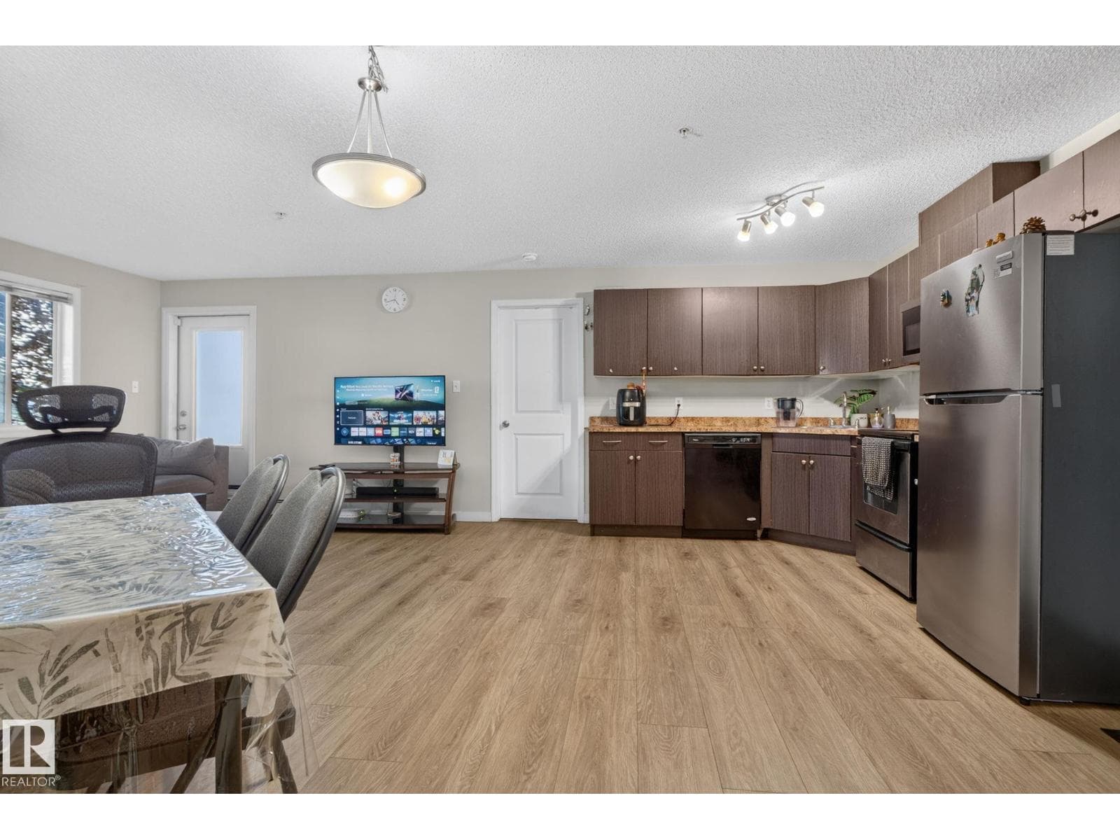 #140 301 CLAREVIEW STATION DR NW — photo 5