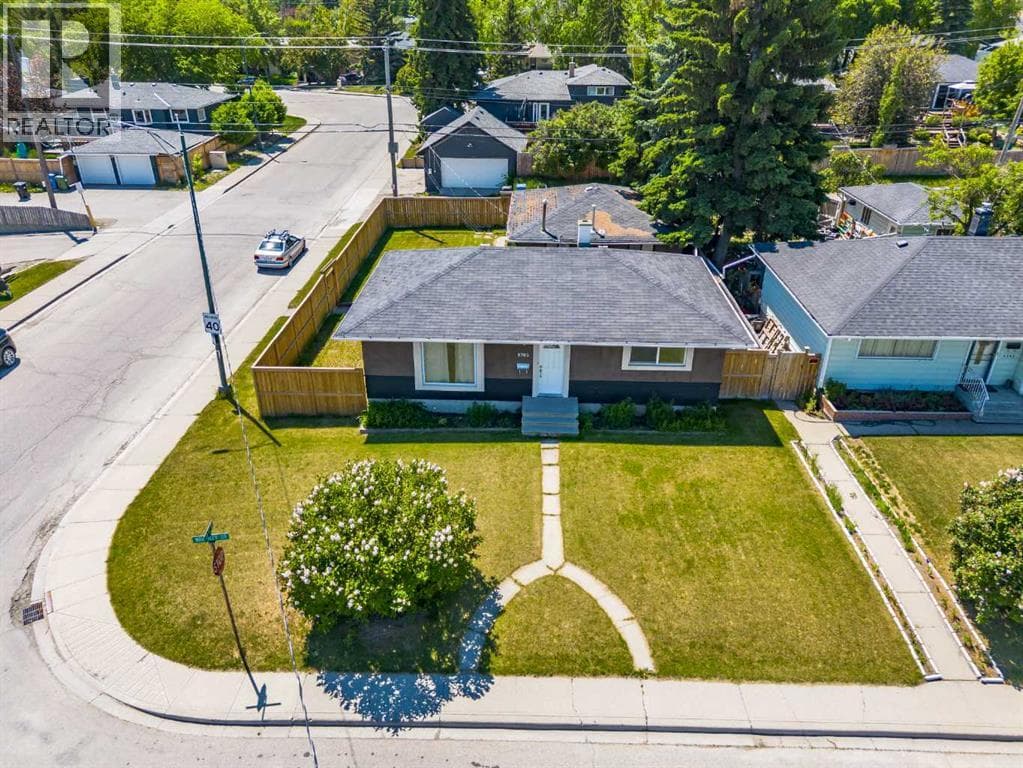4703 Waverley Drive SW — photo 2