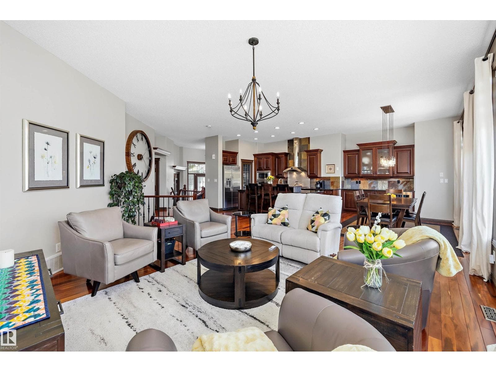 533 STEWART CR SW — photo 3