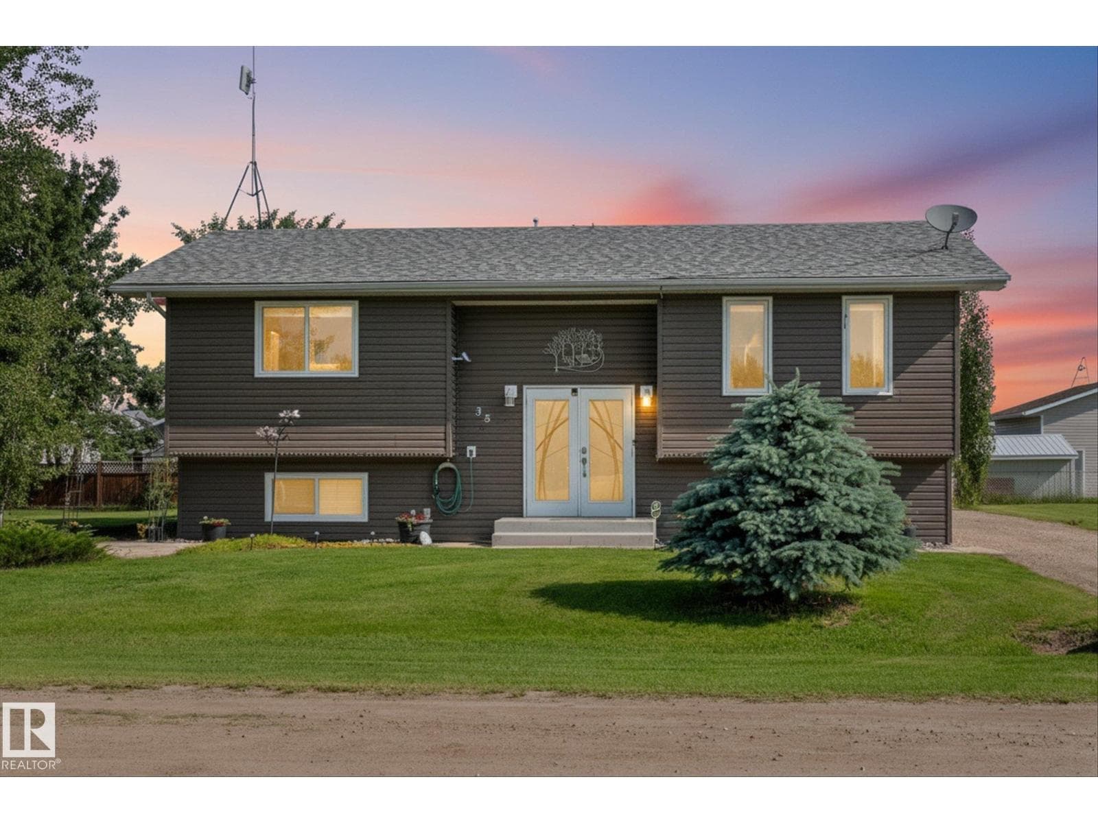 38 Woodbend CR