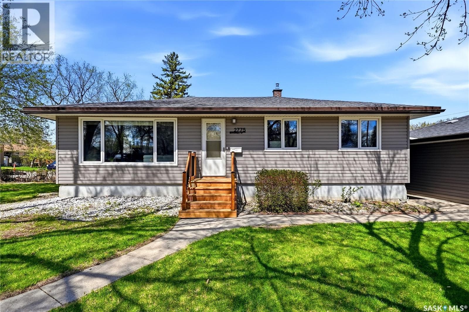 2775 Rothwell STREET — photo 2