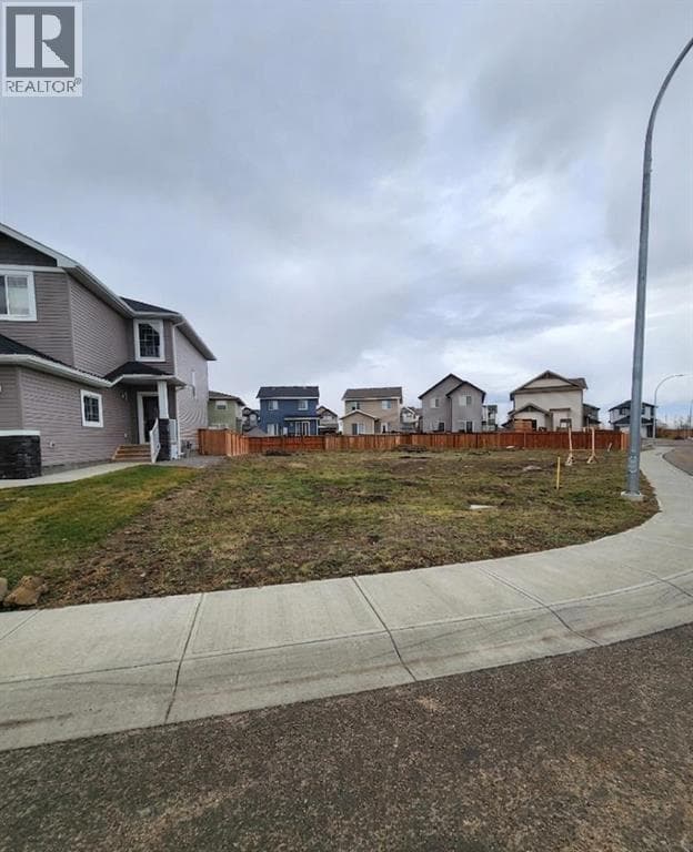 212 Wildrose Crescent — photo 2