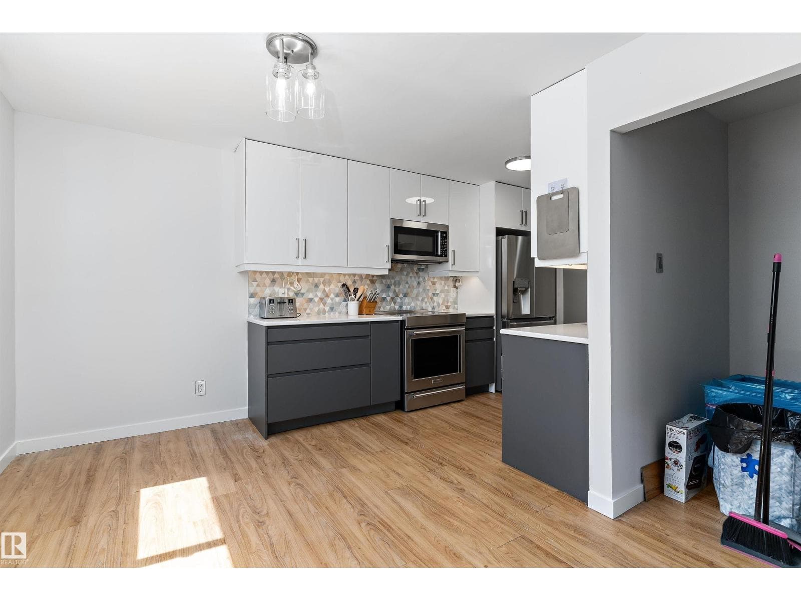 14F TWIN TC NW — photo 3