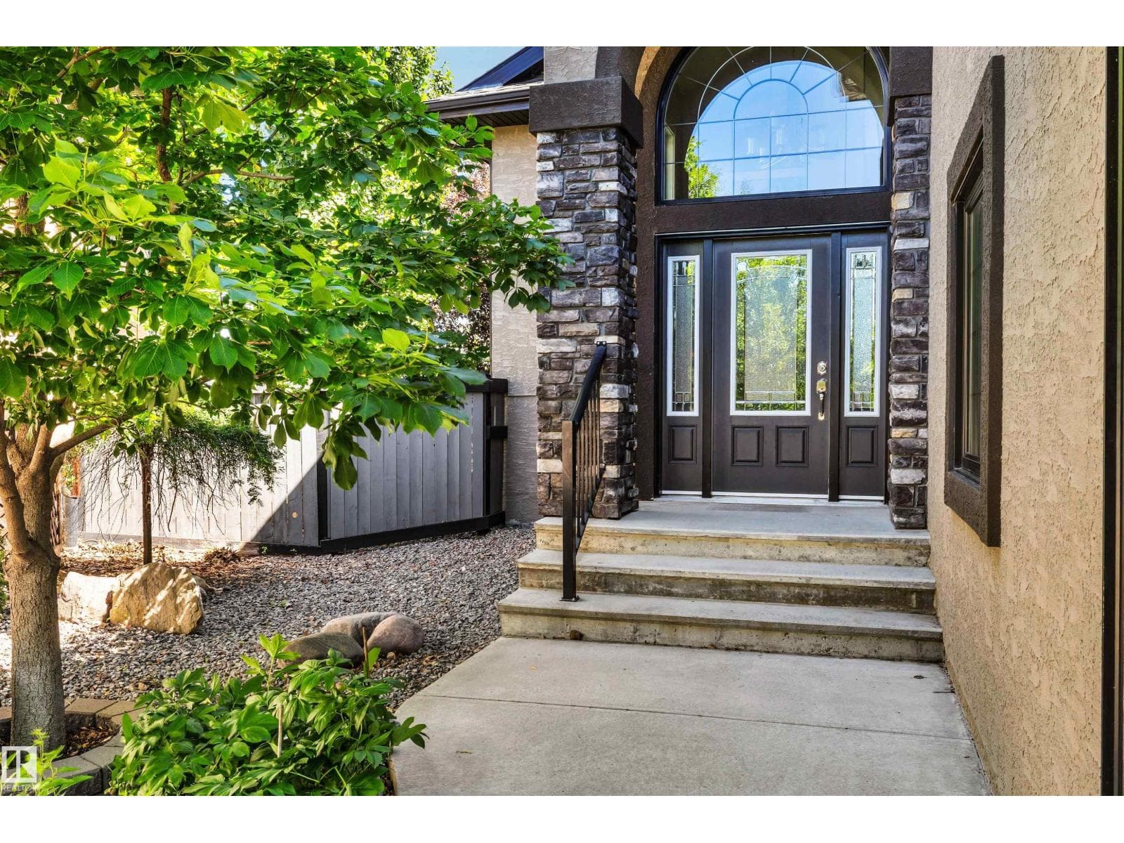 9 SHOREWOOD CR — photo 2
