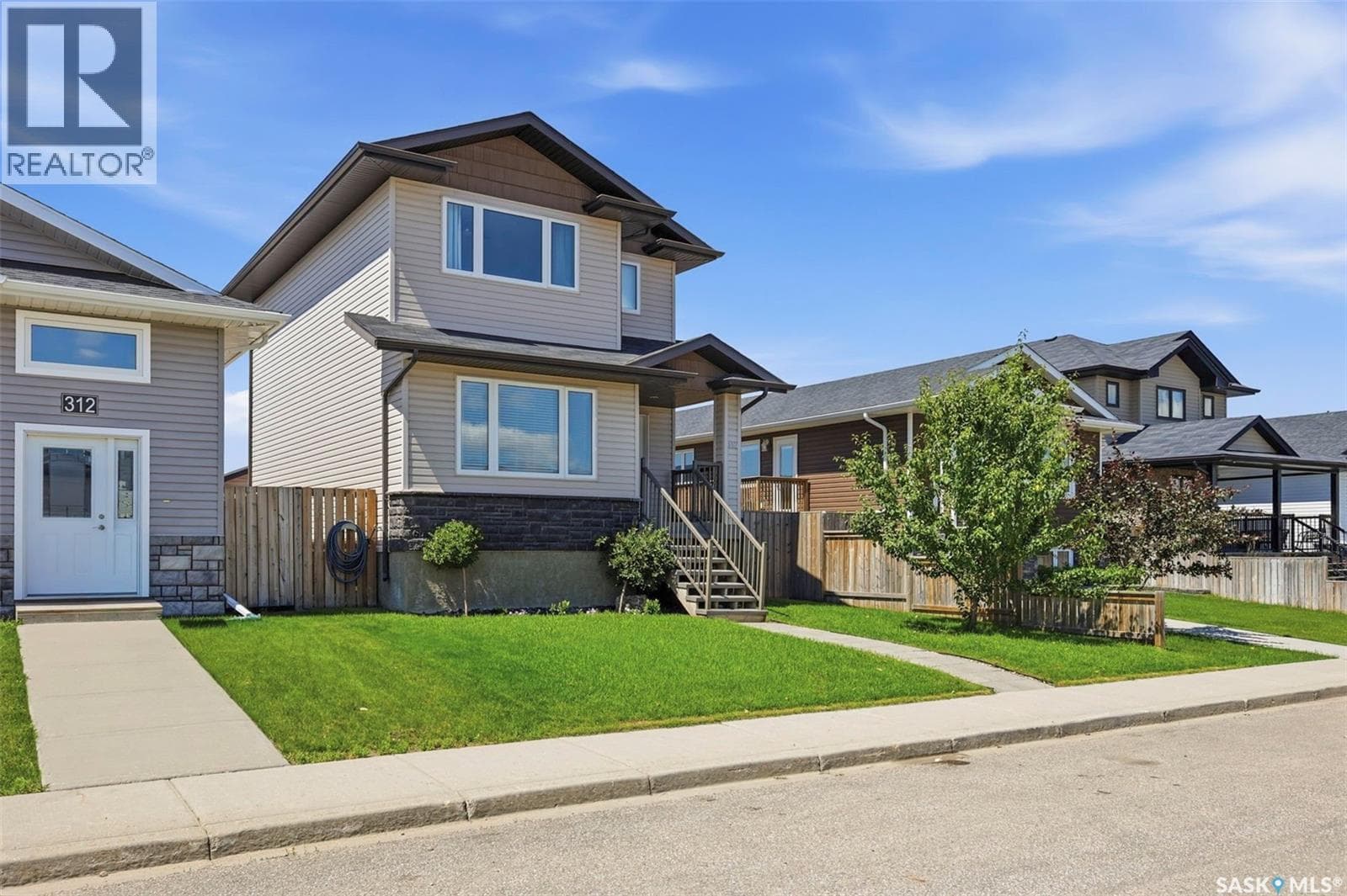 310 Martens AVENUE — photo 2