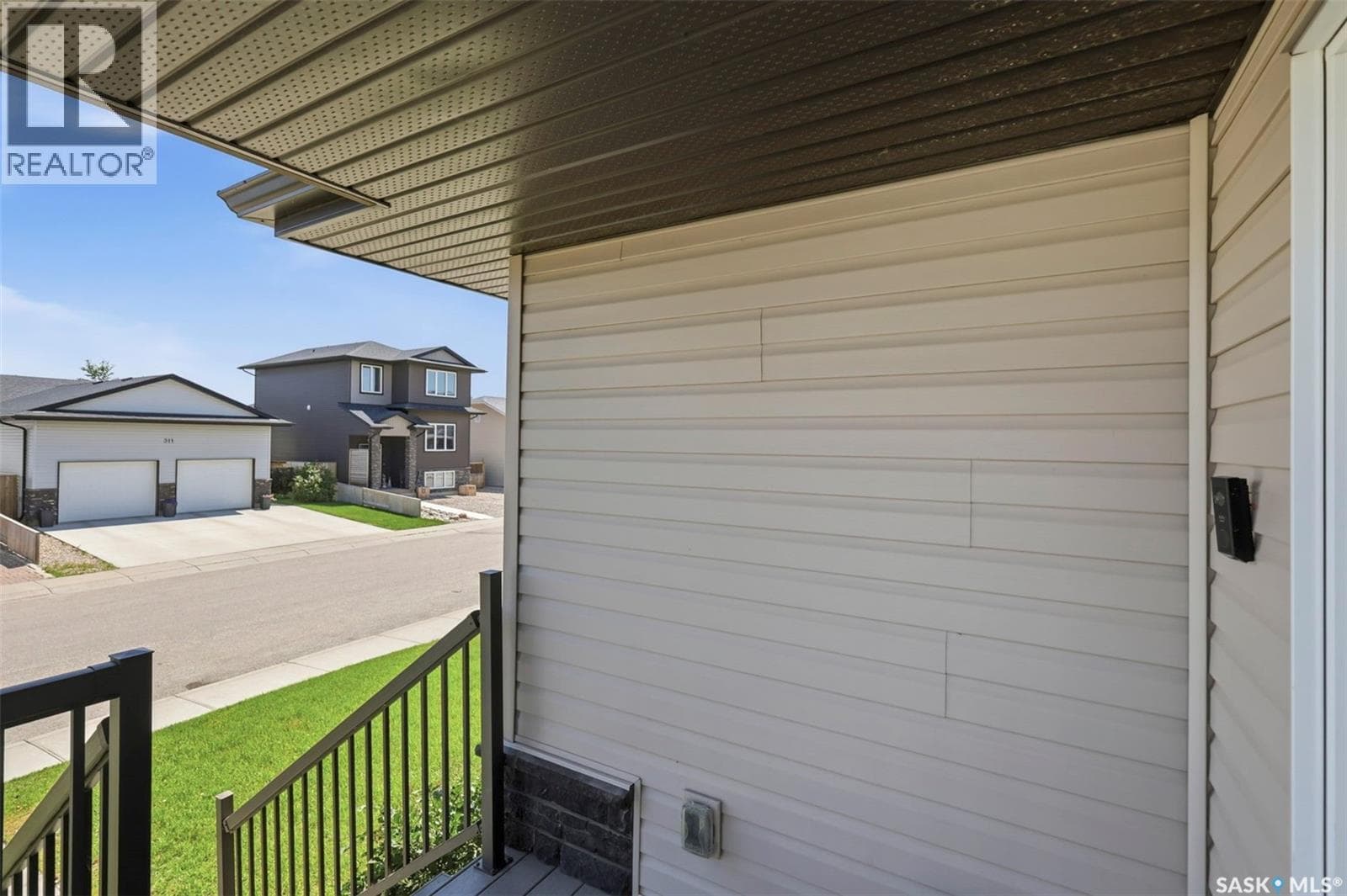 310 Martens AVENUE — photo 3