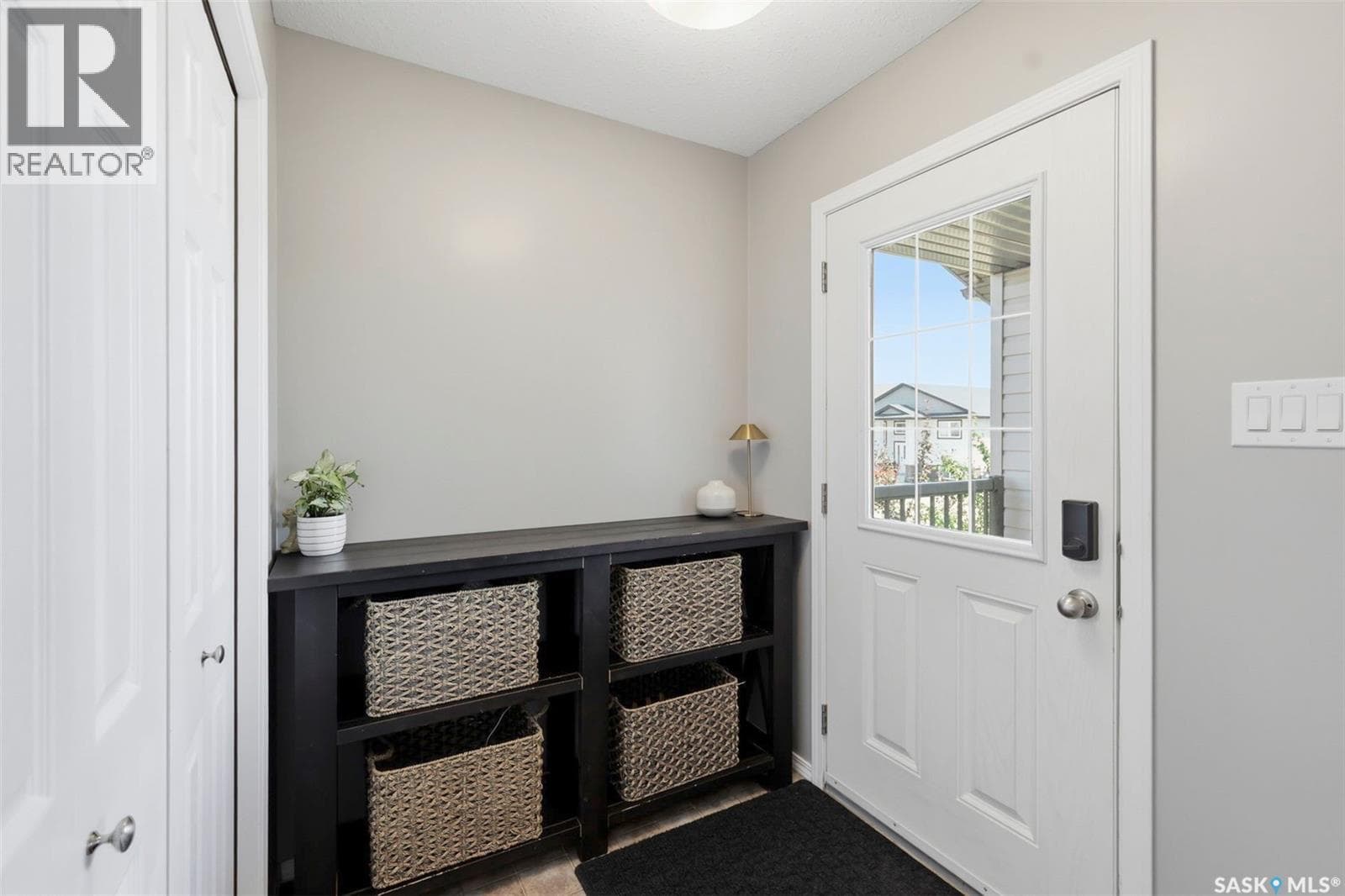 310 Martens AVENUE — photo 5