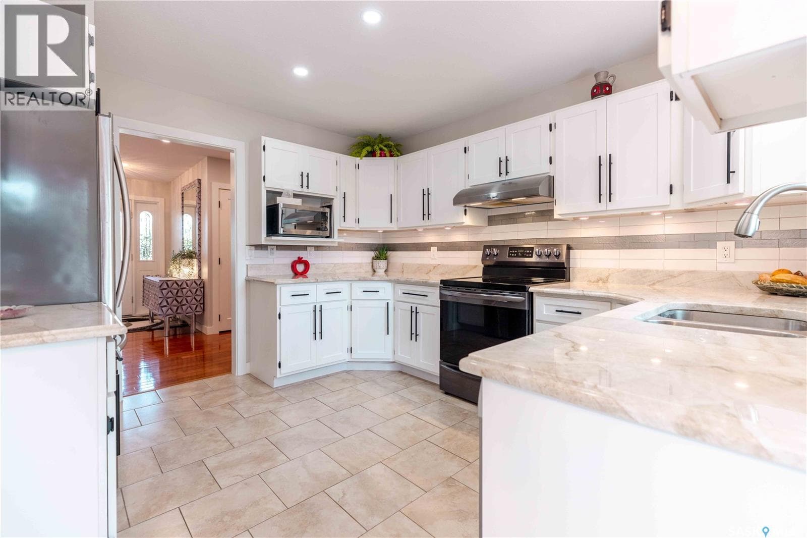 206 Braemar BAY — photo 5