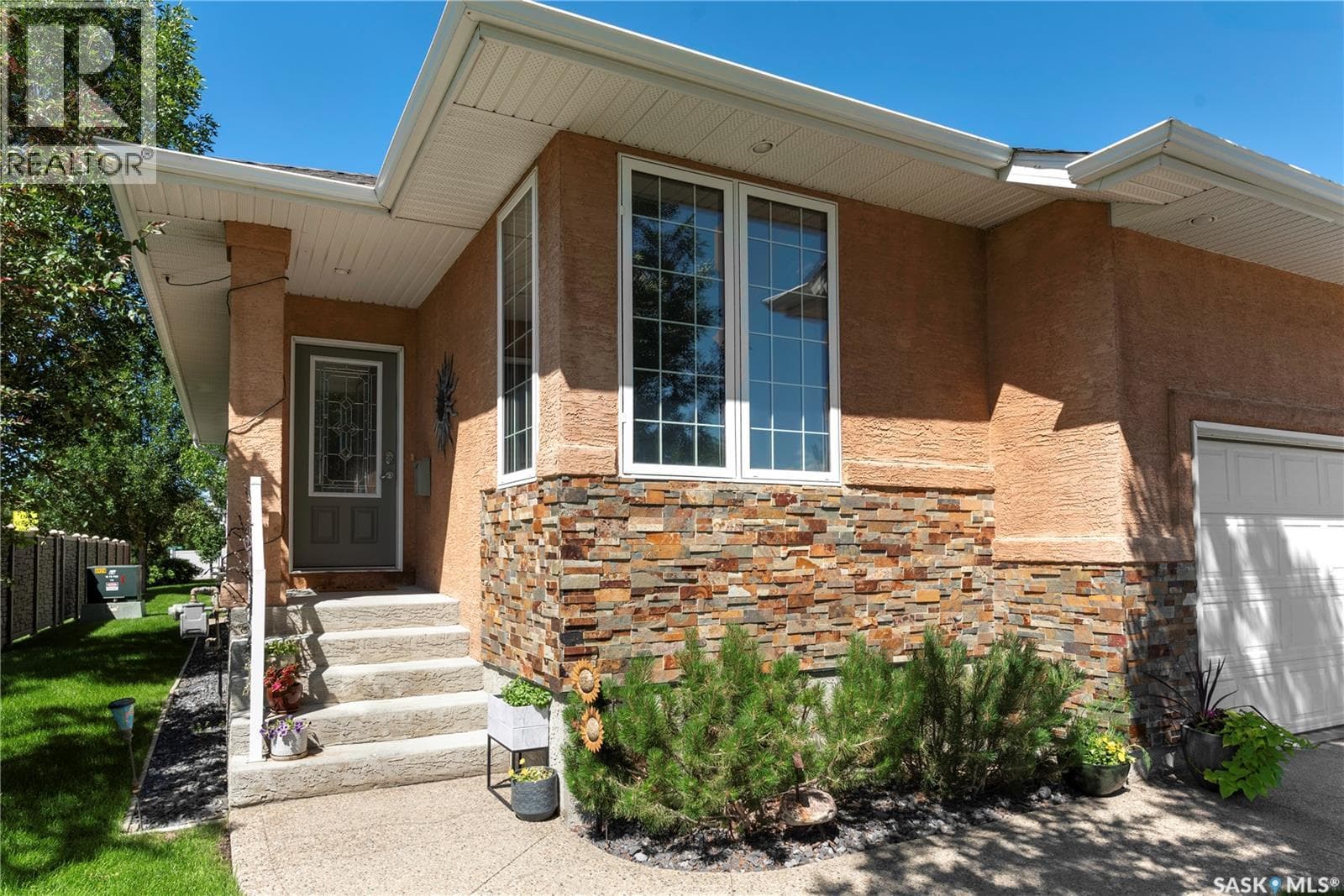 2202 Arens ROAD E — photo 3