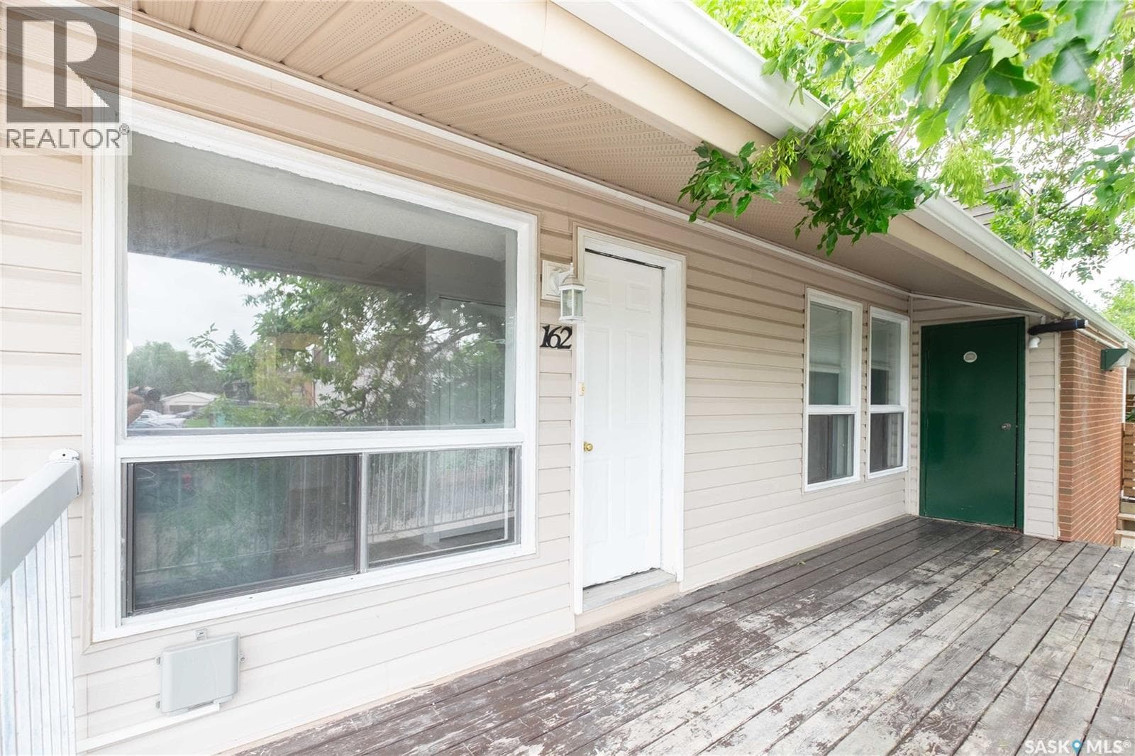 162 160 Gore PLACE — photo 2