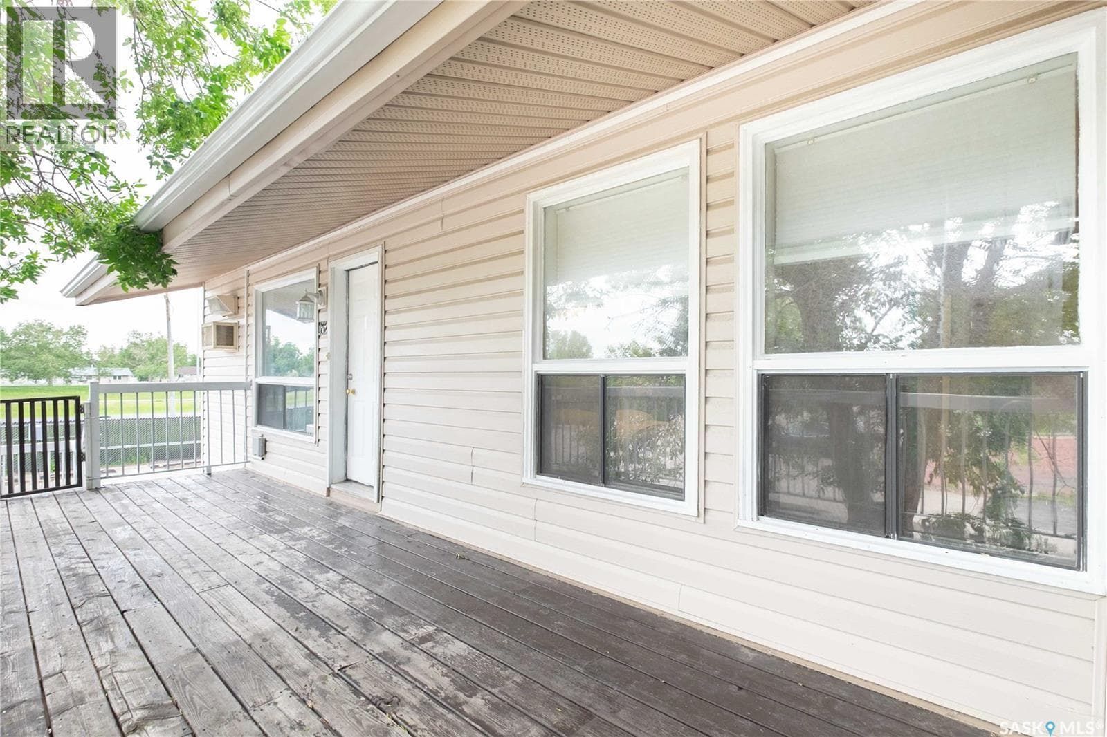 162 160 Gore PLACE — photo 3