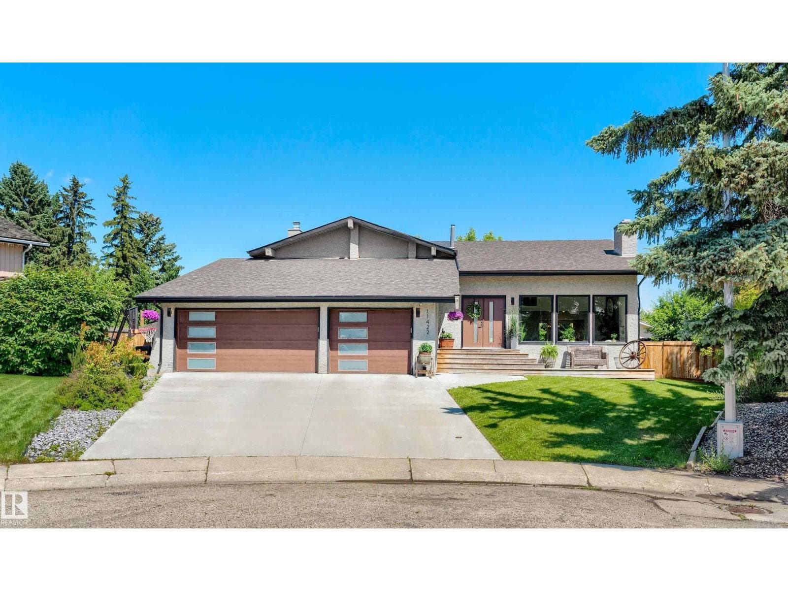11422 32 AV NW