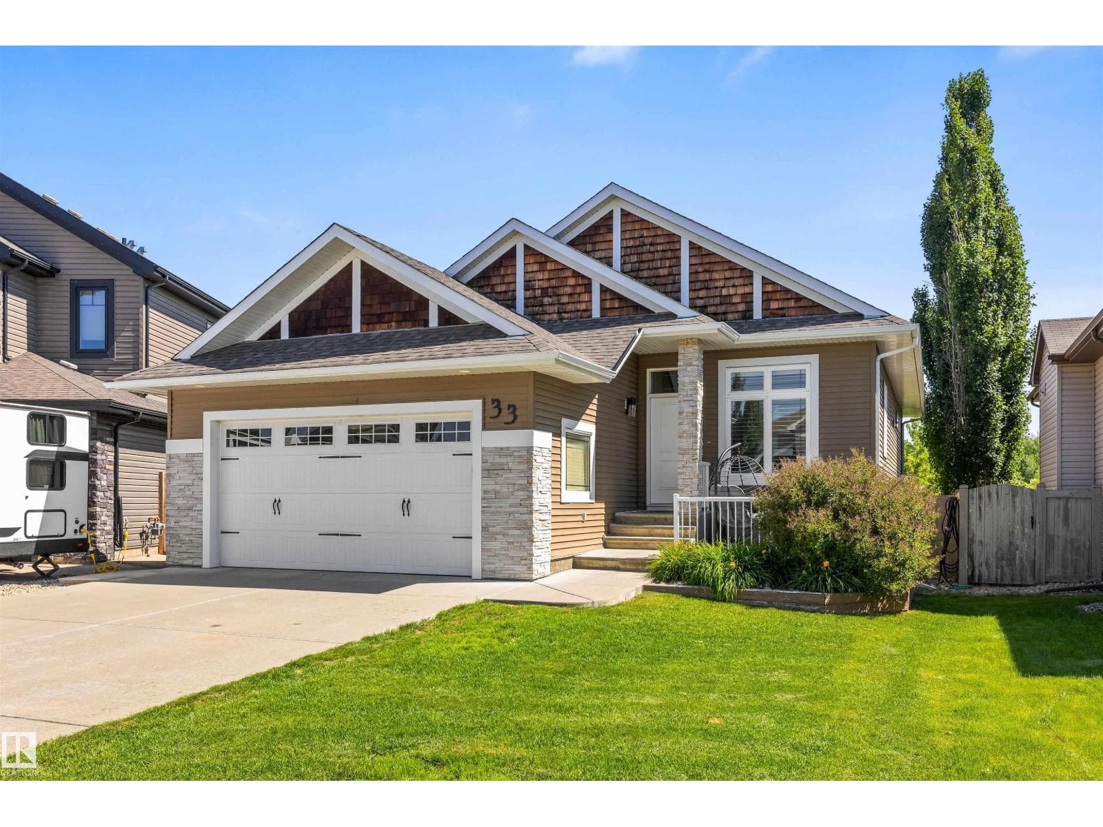 33 ELLINGTON CR