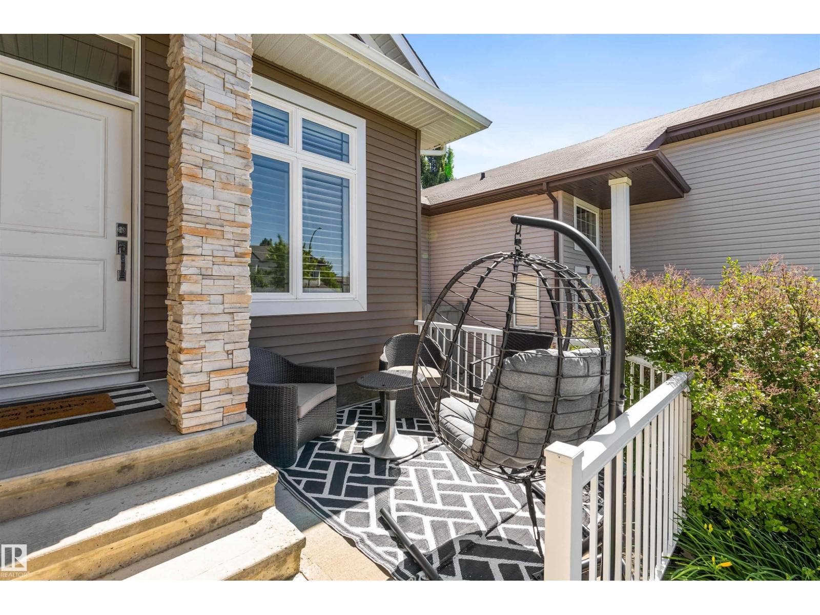 33 ELLINGTON CR — photo 2