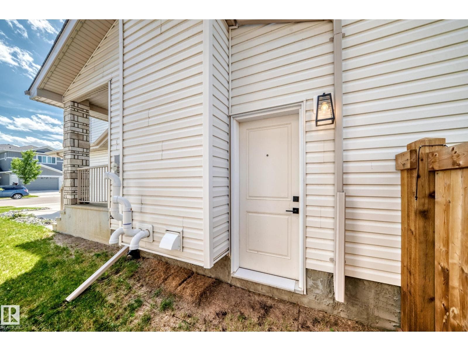 38 AVONLEA WY — photo 4