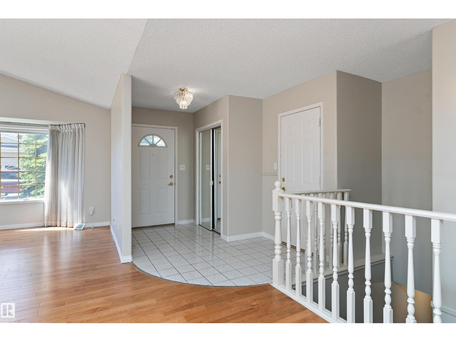 933 YOUVILLE DR W NW — photo 2