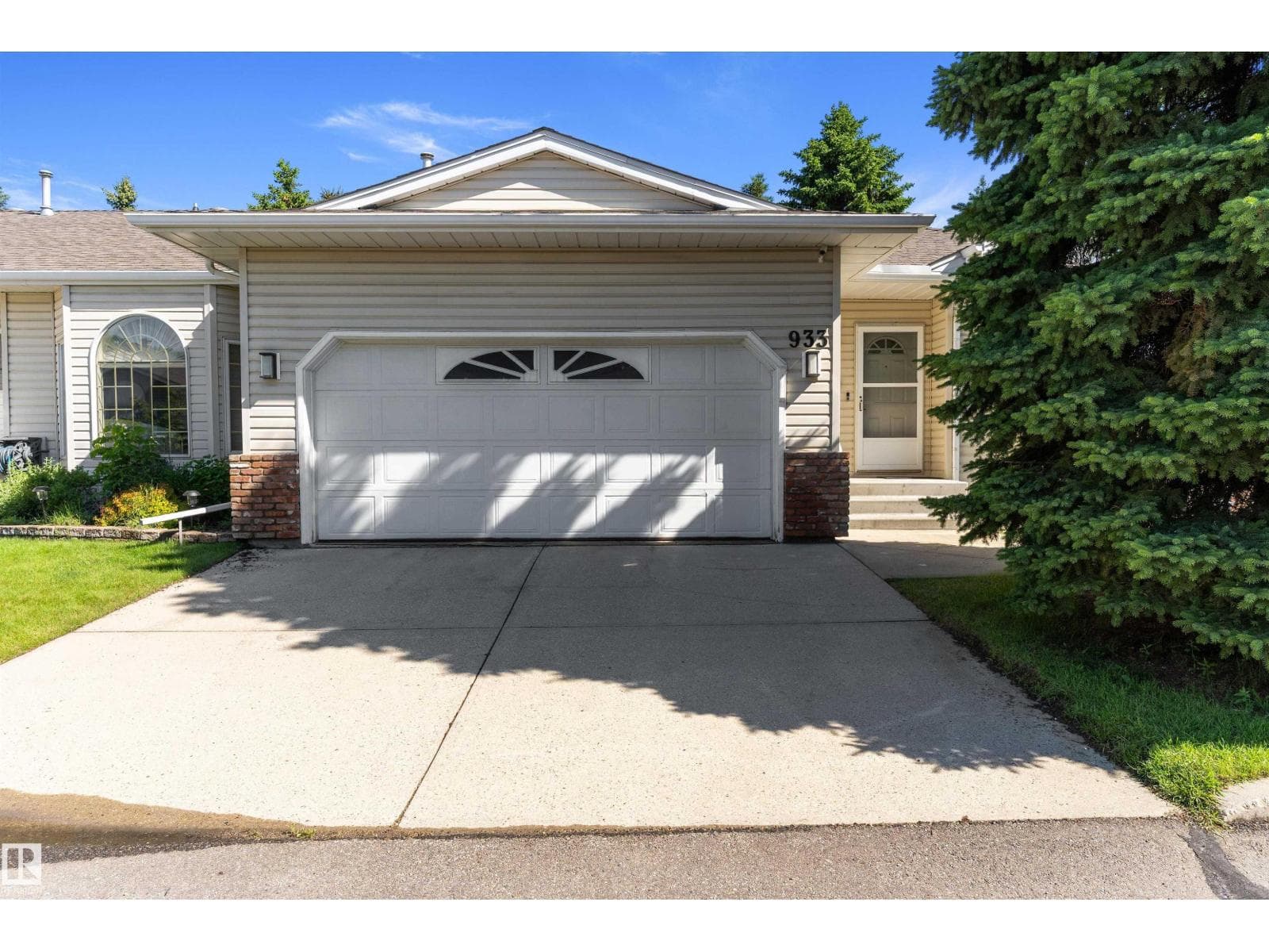 933 YOUVILLE DR W NW